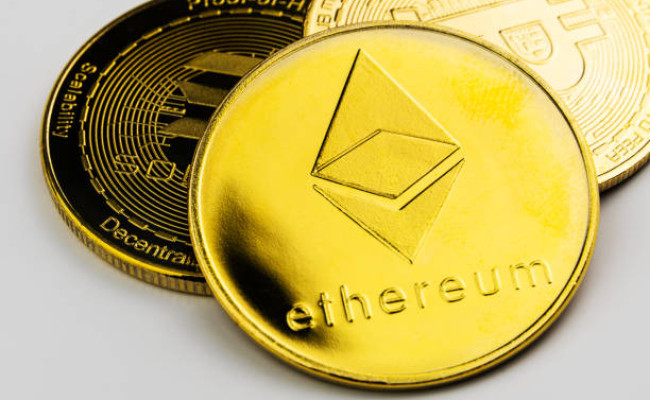 К чему приведет отток биткоинов и эфириума на сумму 3,8 млрд долларов